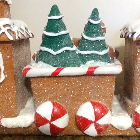 Gingerbread Frosted Sparkly Peppermint Train - Picture 6 of 8